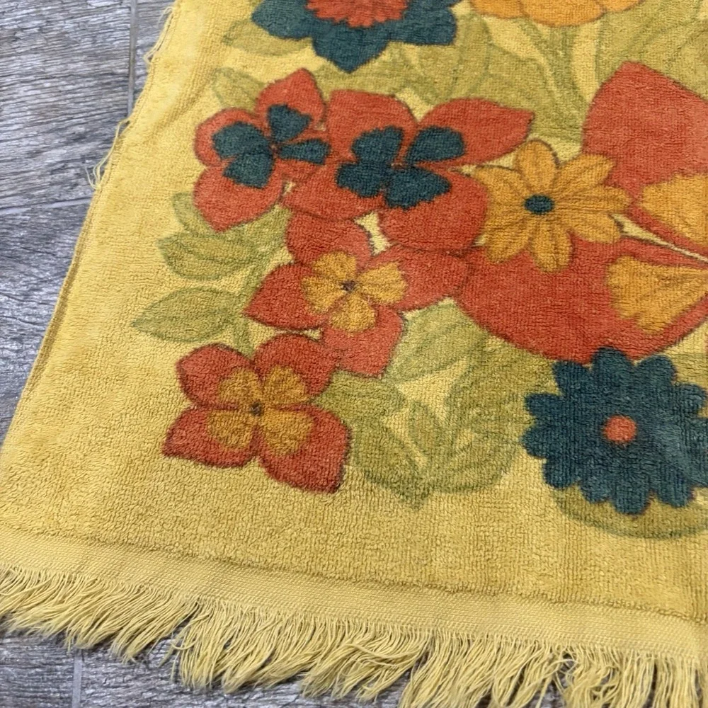 Vtg Tastemaker By Mohawk Mustard Yellow Floral Bath Towel Fringe Flower Power